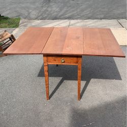 Antique mahogany Drop Leaf Table