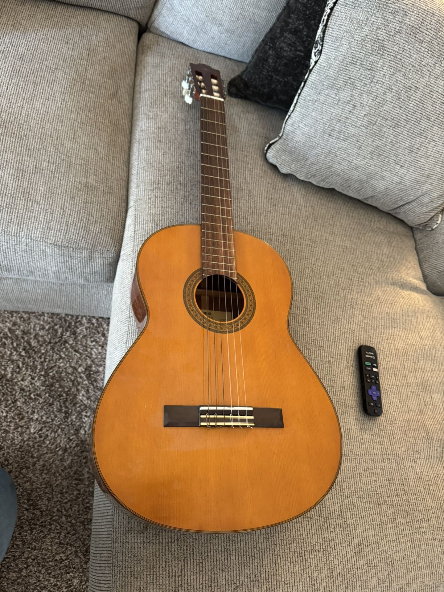 Yamaha G-230