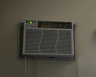 GE 12000 BTU Smart Electronic Window Air Conditioner for large rooms Up To 500 Sq. ft.