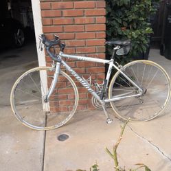 Specialized Allez Road Bike – With Car Trunk bike  Rack Included