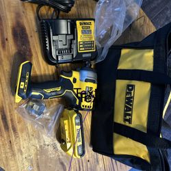 DeWALT