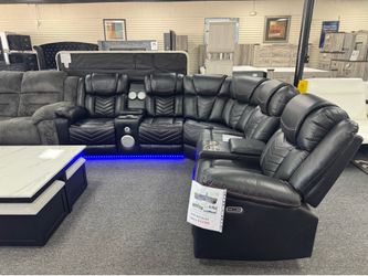 Power Recliner Sectional. 🚚WE DELIVER🚚