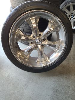 4- GM CHEVY WHEELS WITH TIRES GOODYEAR 275/40R22 $600