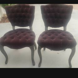 Pretty 2 Chairs Excellent Condition Brown Color 