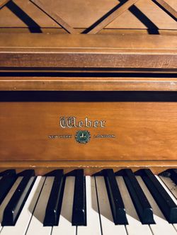 Weber Stand Up Piano