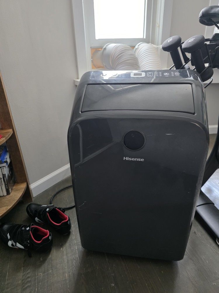 Hisense Dual Hose Portable AC (TURNS ON, NOT COOLING)