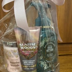 Bath And Body Works Sunrise Woods Gift Set