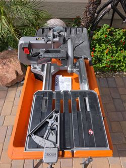 Ridgid 12 Amp 8 in. Blade Corded Wet Tile Saw with Extended Rip