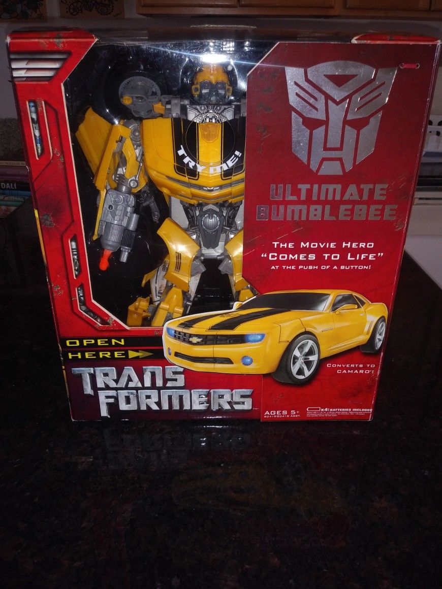 Bumblebee Transformers Ultimate 2007 Yellow Chevy Camaro