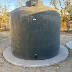 3000 Gallon Water Tank 