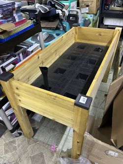 Self-Watering Cedar Planter