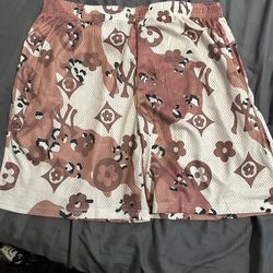 Yankees Shorts Size Xl Runs Small