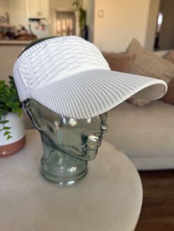 White Ribbed Sun Visor Hat
