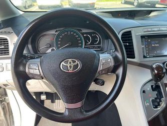 2010 Toyota Venza Thumbnail