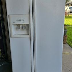 Fridge/Refrigerador 