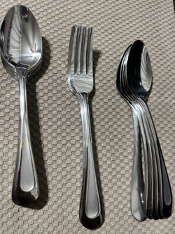 Oneida 58 pc silverware