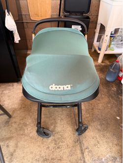 Doona Stroller/Car Seat