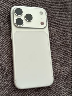 iPhone 17 pro Silver