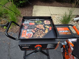 NEW Blackstone Adventure Ready 17” Propane Griddle with Flexfold Legs