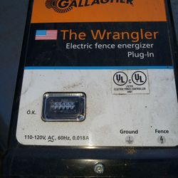Gallagher Wrangler Fence Charger Like New!!