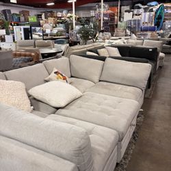 Thomasville 6 pc Grey Fabric Sectional