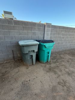 FREE – 2 Trash Cans – Curb Pickup