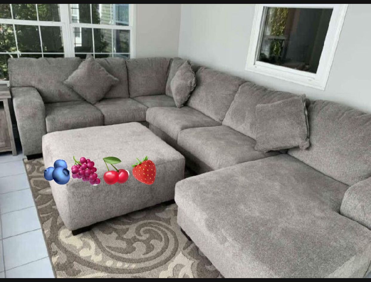 Platinum Large 3 Piece Sectional Couch 💥 By Ashley Signature 💥 Brand New 💥 Fastest Delivery 🚚