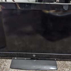 LCD TV 32" Westinghouse with Stand & Remote