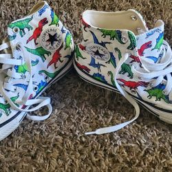 Kids Converse Size 4 Only Wore 2 Times