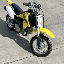 2024 Suzuki DR50