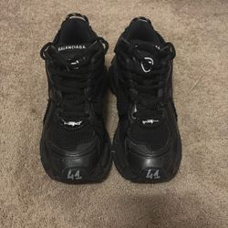 Balenciaga Runners All Black
