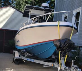 Boat 1989, 22 Ft ,Trail 2015, Motor 2012 only 360 hours Almost New, 250 Horsepower
