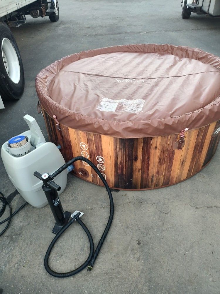 Portable Hot Tub, Great Condition, $100