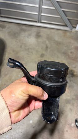 Toyota Celica motor mount