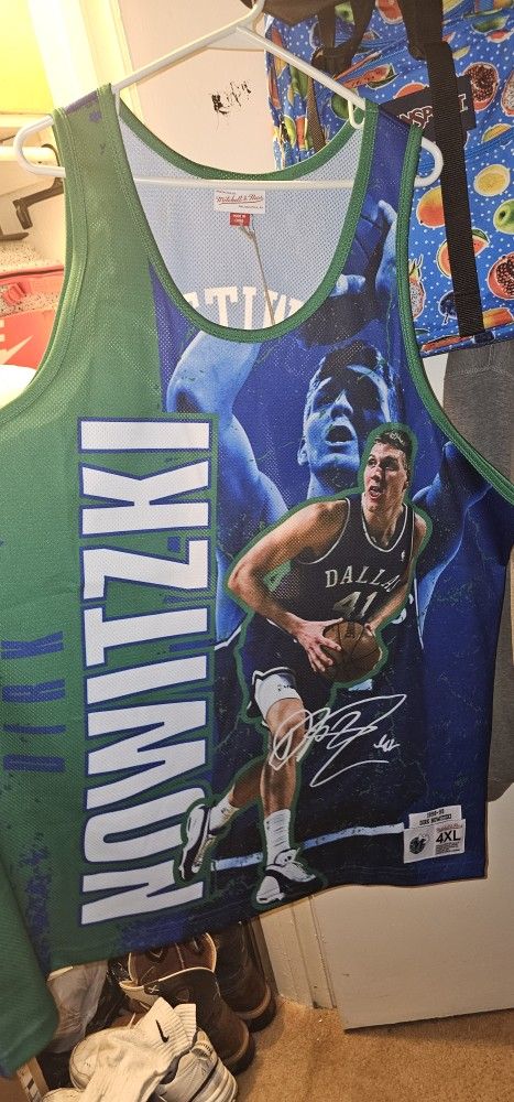 Dirk Nowitzki (Tank Top Jersey) Mavericks