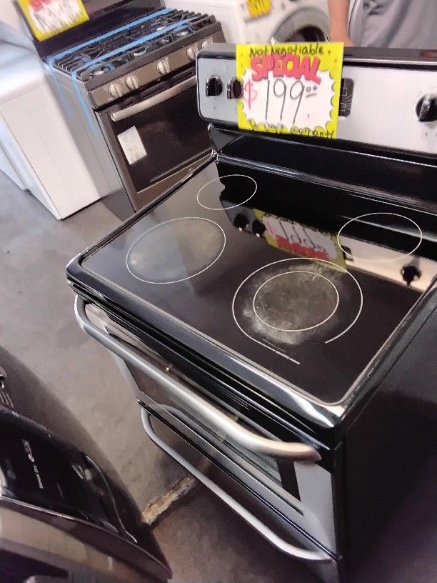Frigidaire Stainless Steel Electric Stove With 30 Days Warranty