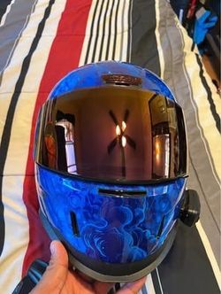 Women’s jacket helmet and gloves icon