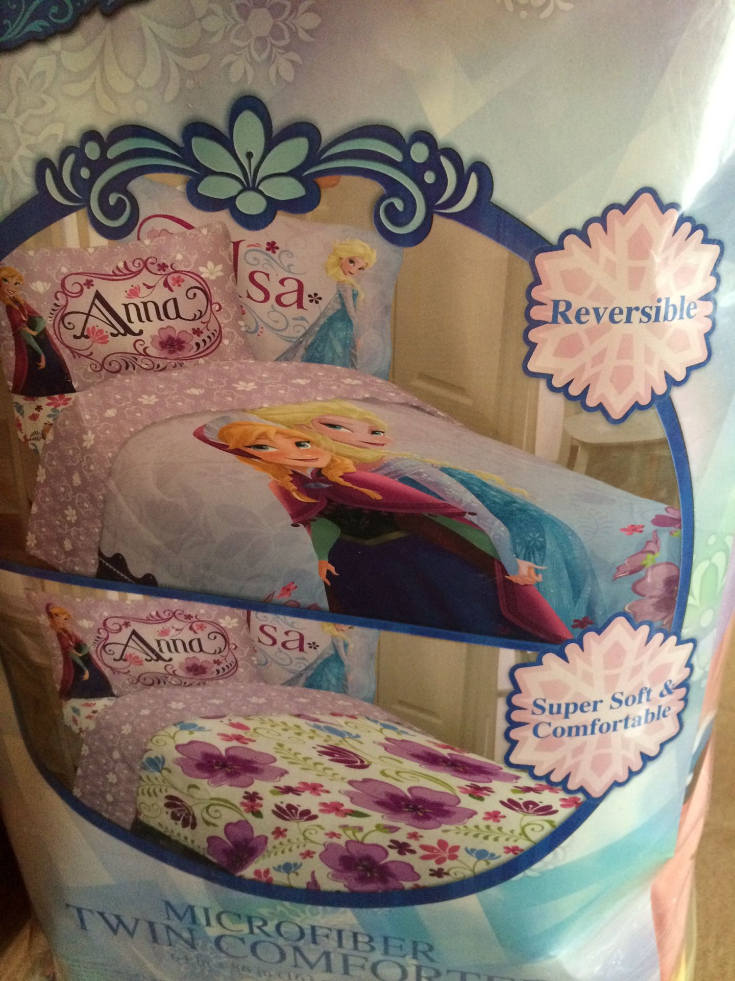 Frozen twin Disney comforter reversible NEW