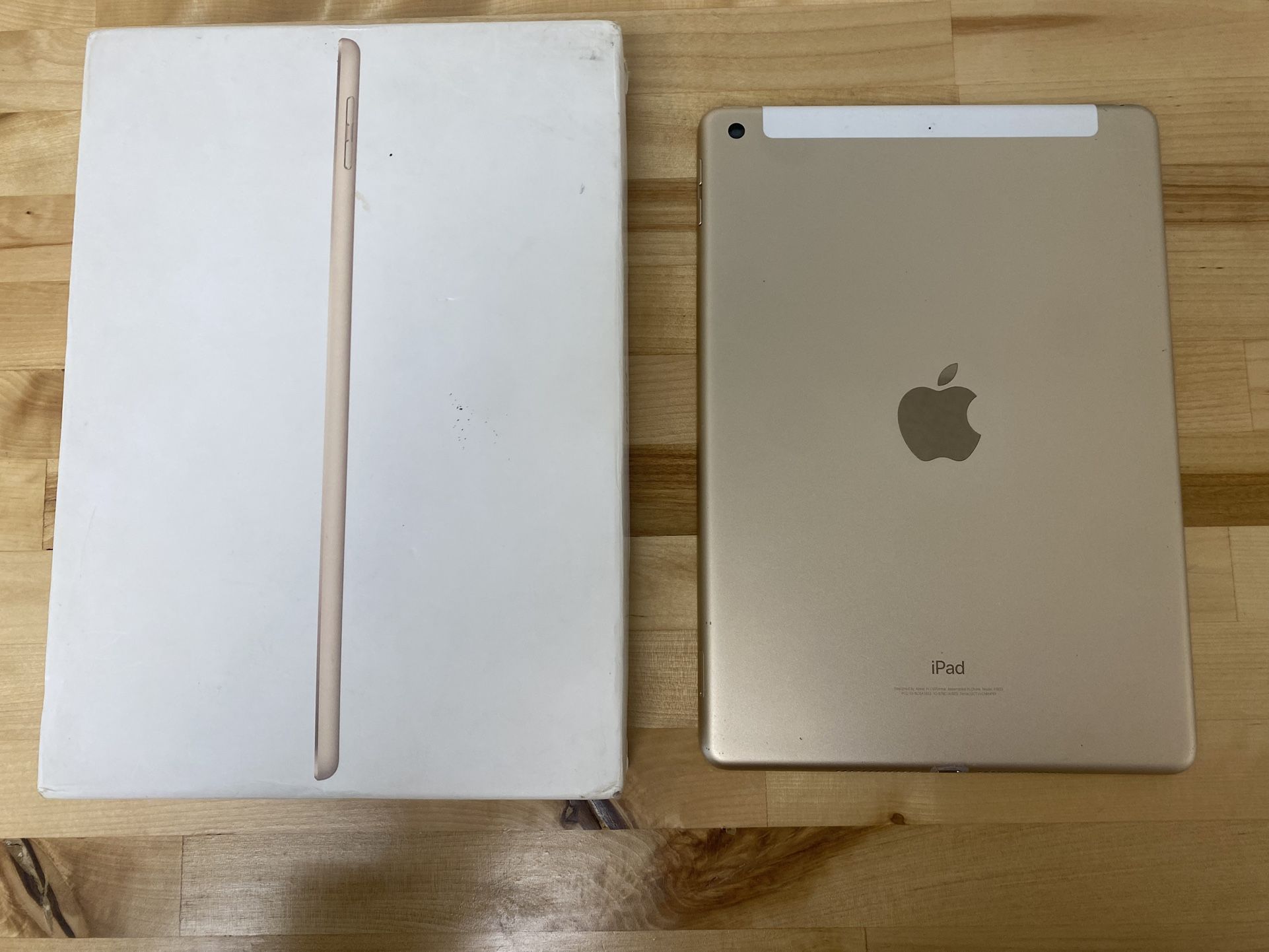 iPad 5th Generation 9.7” 32GB WiFi + Cellular Gold 