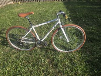 Bicicleta híbrida DIOKO 430 Venosa, cambio de marchas de 21