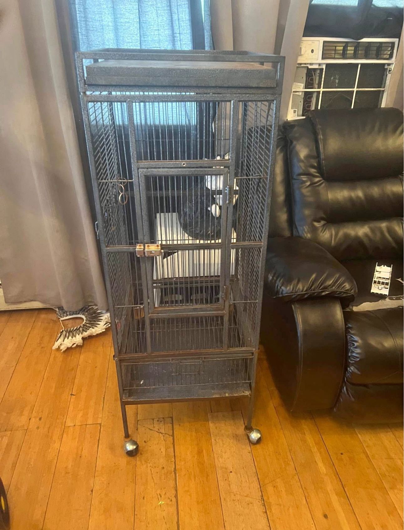 BIRDS / PARROTS BIG CAGE