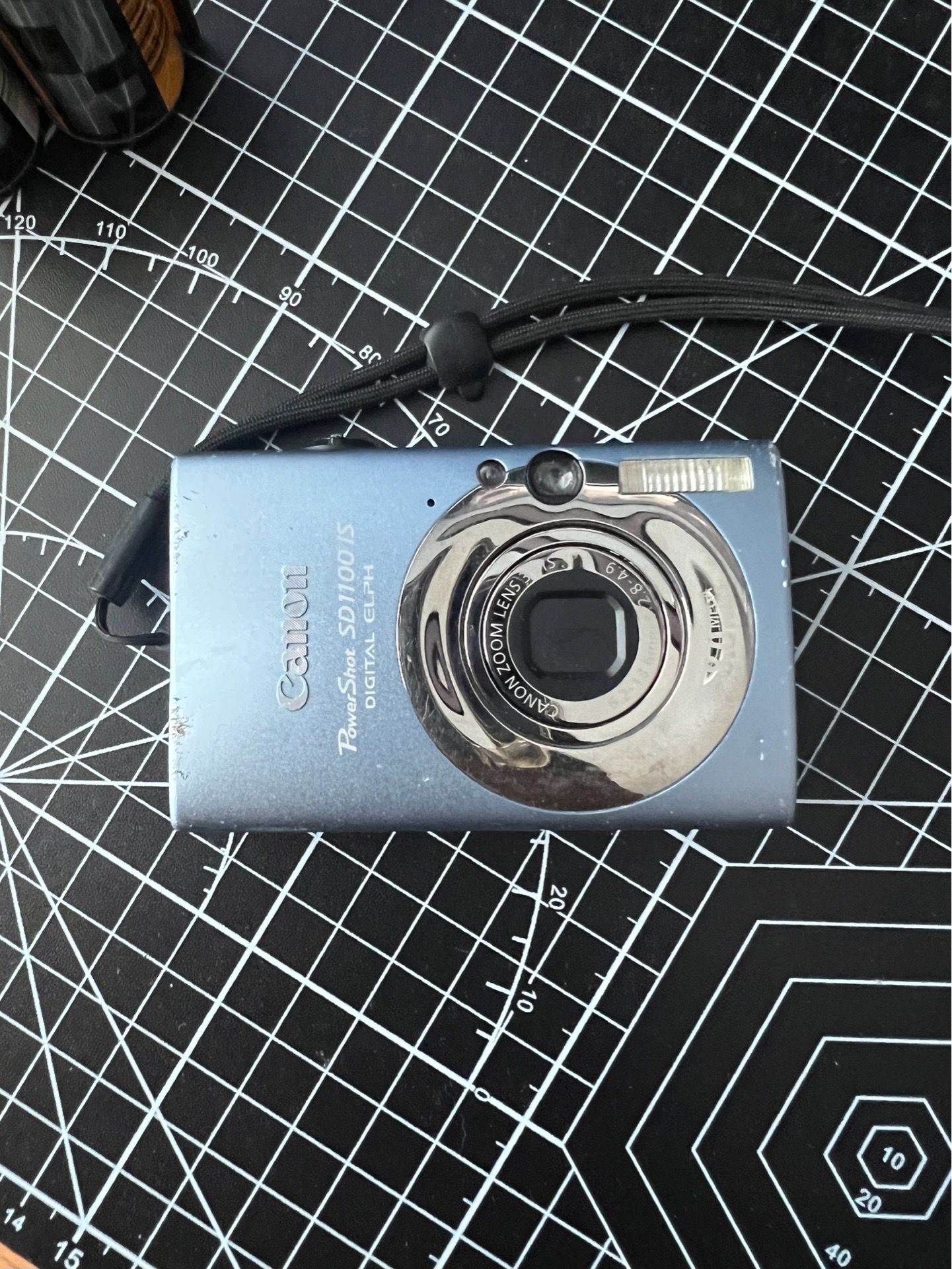 Canon Powershot SD1100 IS 8.0 MP Light Blue Digital Camera