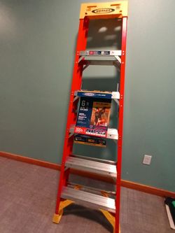 Werner NXT1A 6-ft ( 10-ft Reach Height ) Fiberglass Type 1A - 300 lbs. Load Capacity Step ladder