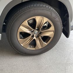 Toyota Special “Bronze” Edition Wheels with 235/65R18 tires
