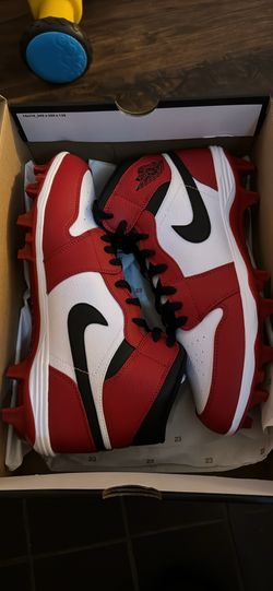 Jordan 1 Mid Chicago Cleats