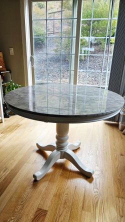 Dining table round