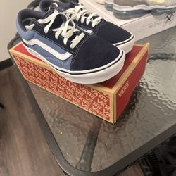 Men size 10.5 VANS like new condition