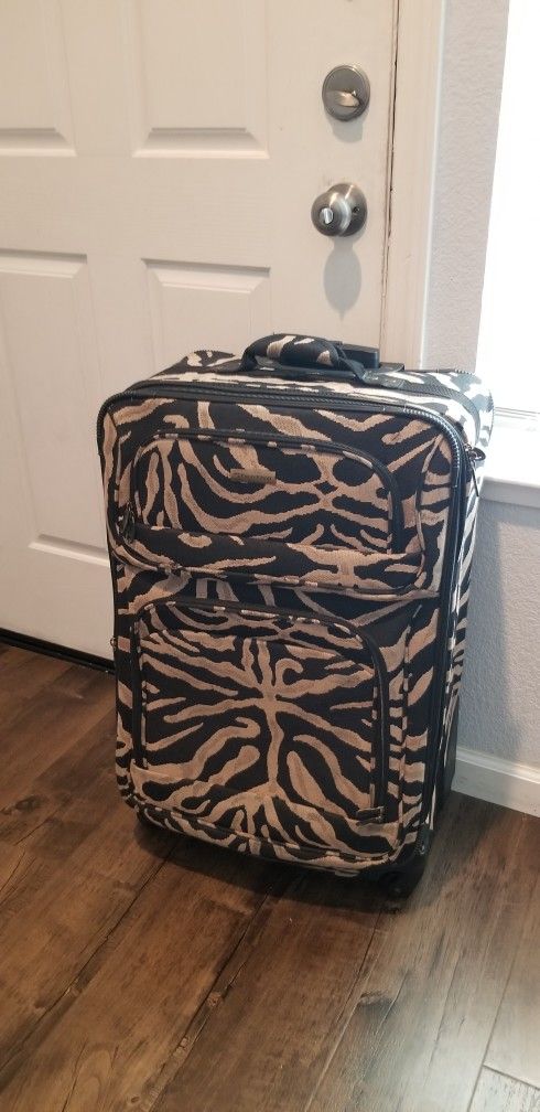 Large Luggage Like New!!!