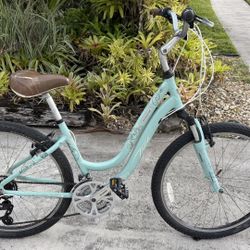 Trek Navigator Low Step Through 26 Inch wheels,  21 Speed Bike Bicycle