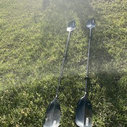 Kayak paddles with cushion seats